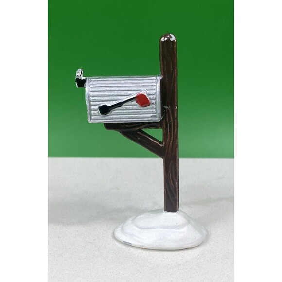 VTG Dept 56 Snow Village #5132-2 Set of 2 Fire Hydrant and MailBox Retired 1998 - Picture 5 of 12